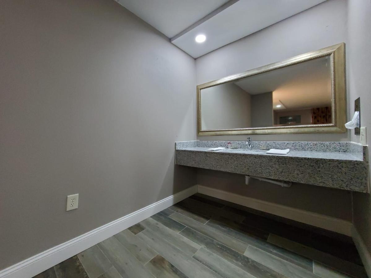 Scottish Inns & Suites Springdale Luaran gambar